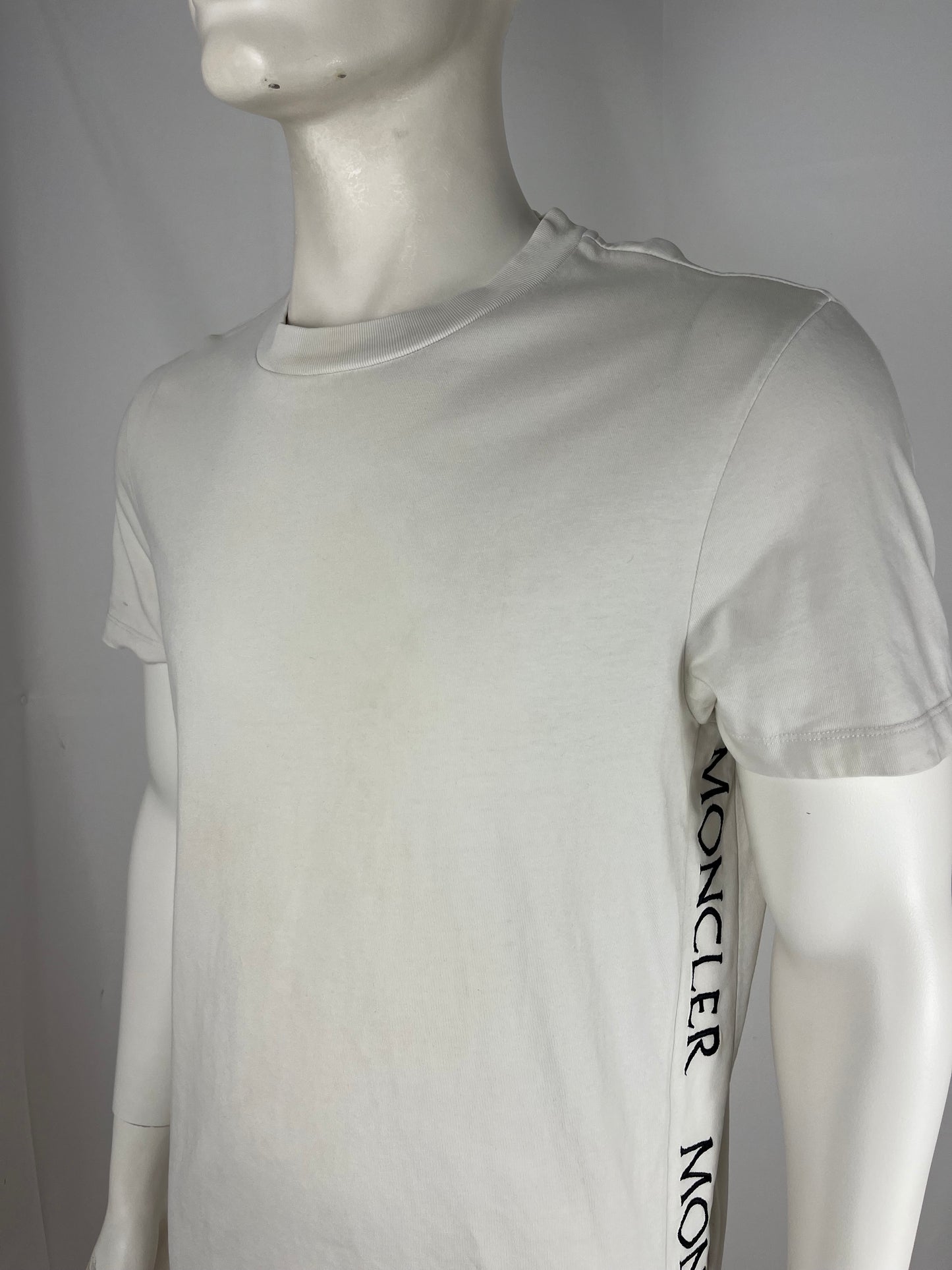 Moncler T-Shirt (L)