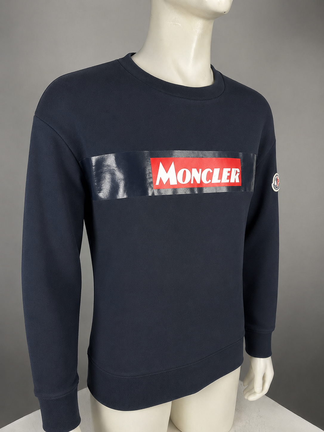 Moncler Sweater (M)