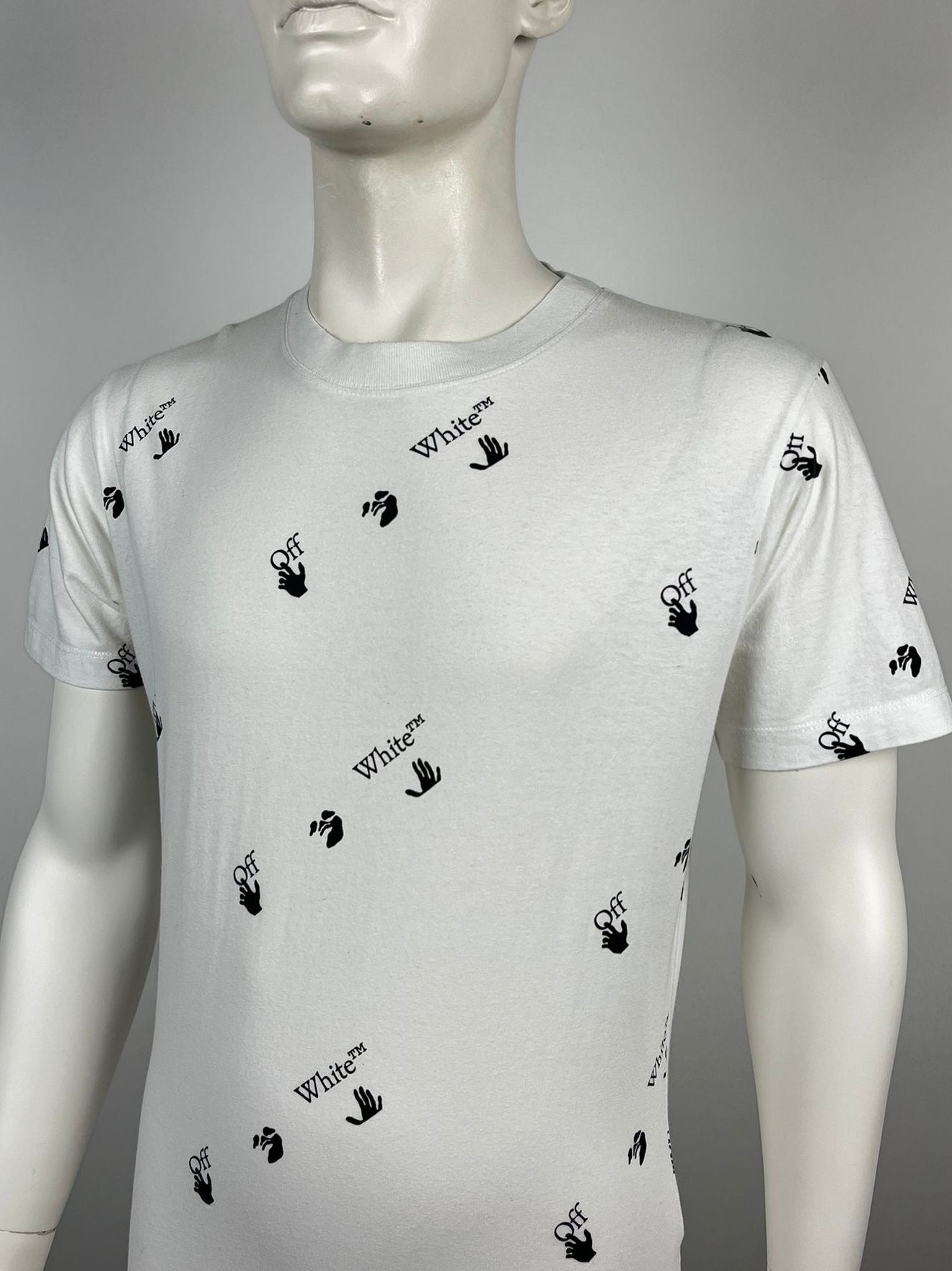 Off White T-Shirt (M)