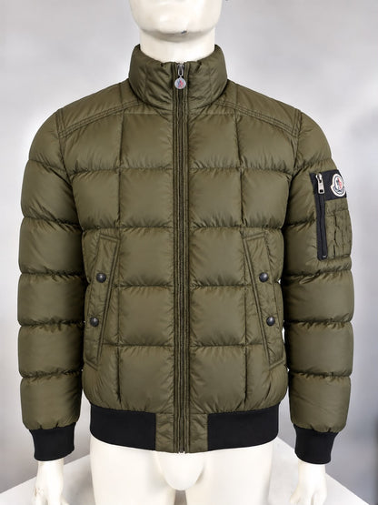 Moncler Down Jacket (3/M)