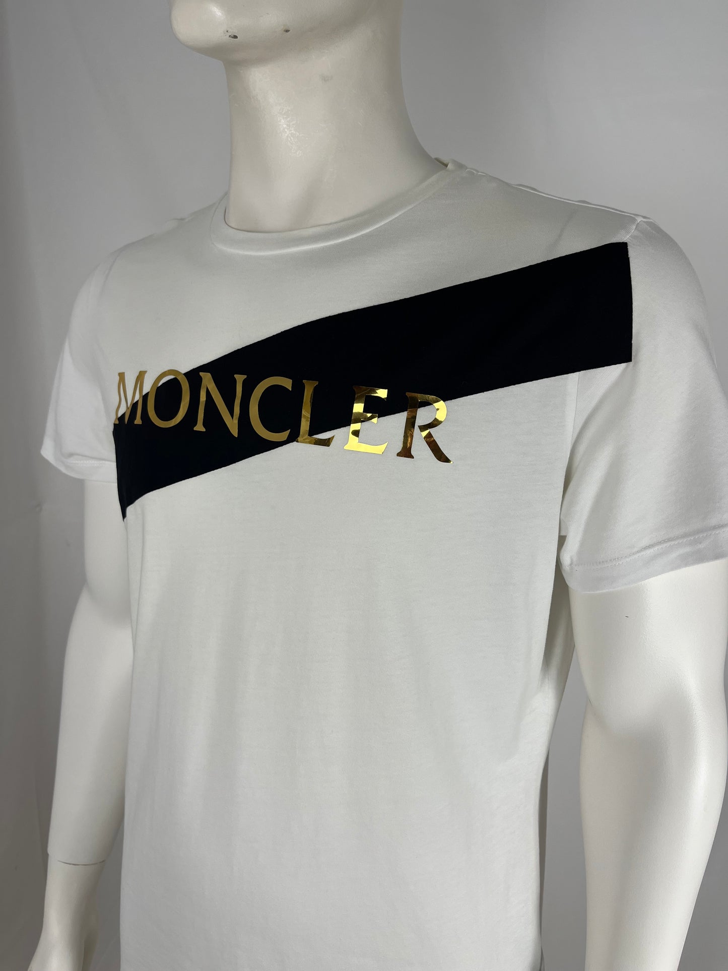 Moncler T-Shirt (L)