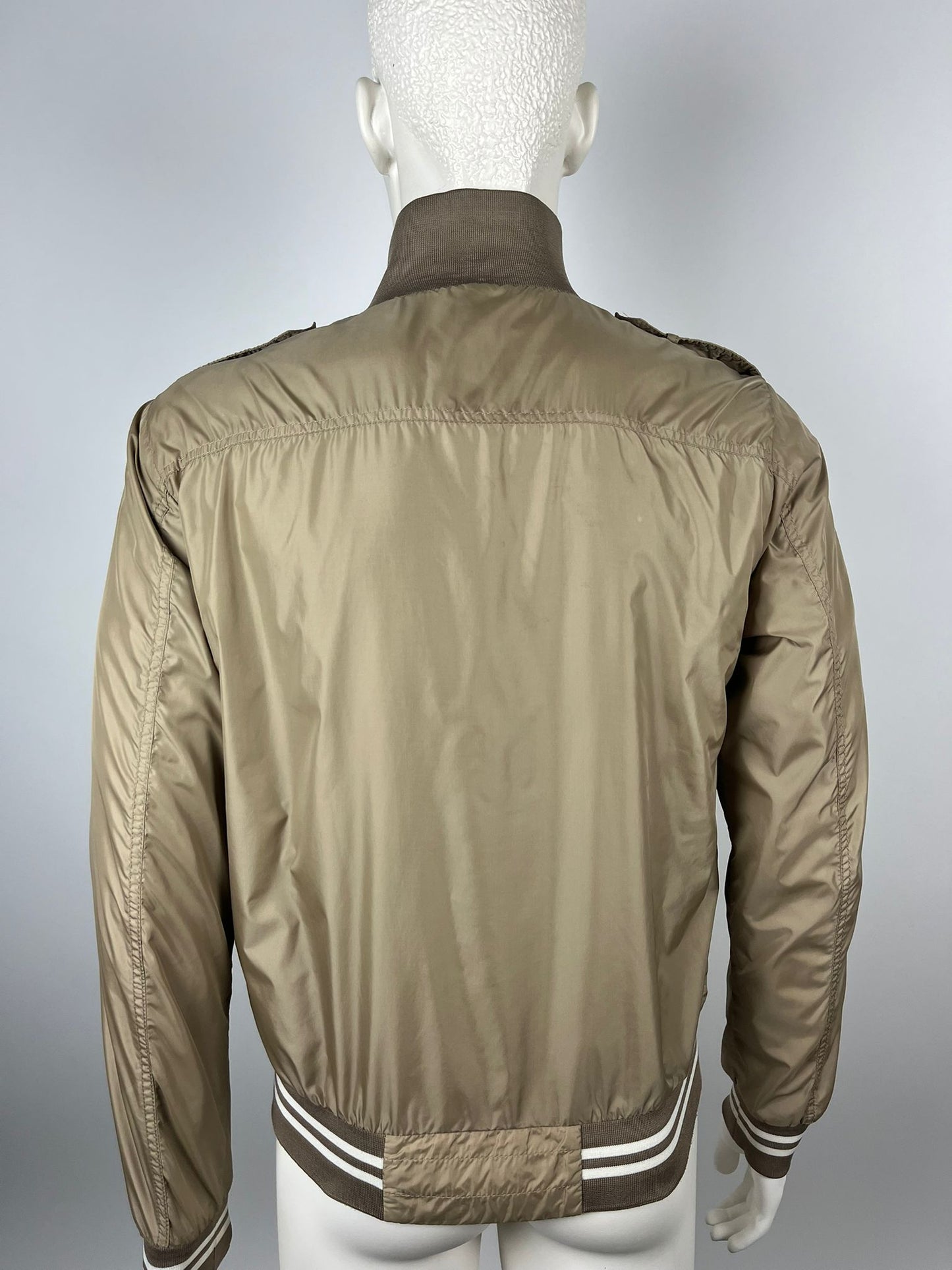 Moncler Jacket (3/M)