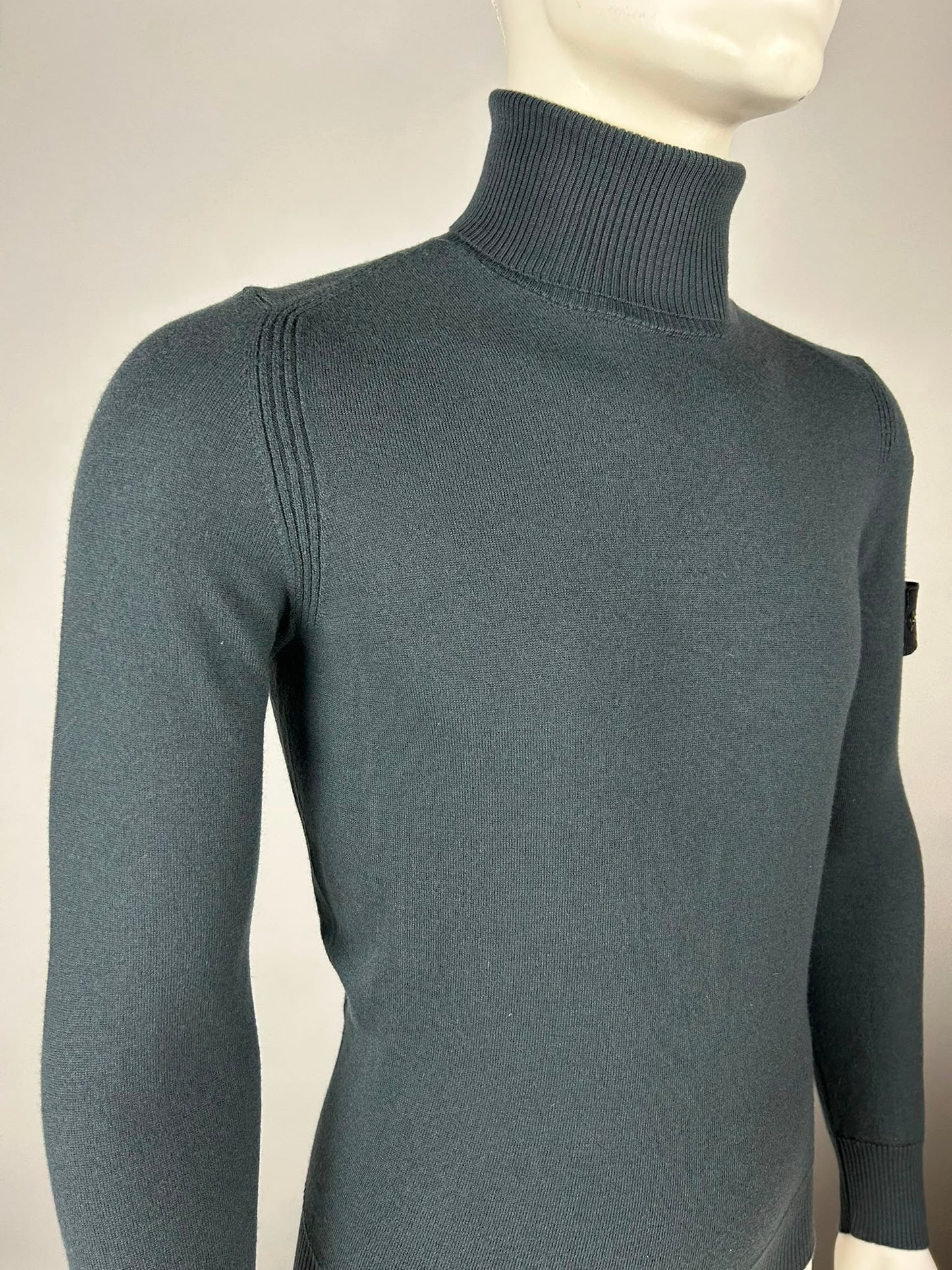 Stone Island Wool Turtle Neck Knitwear Sweater (M)