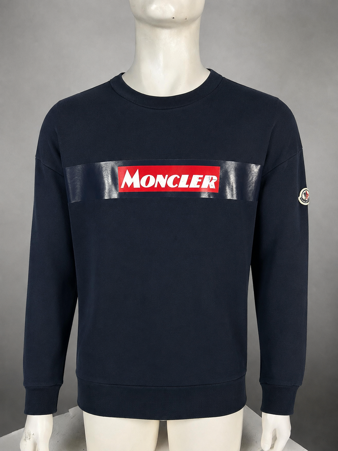 Moncler Sweater (M)