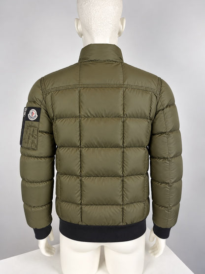 Moncler Down Jacket (3/M)