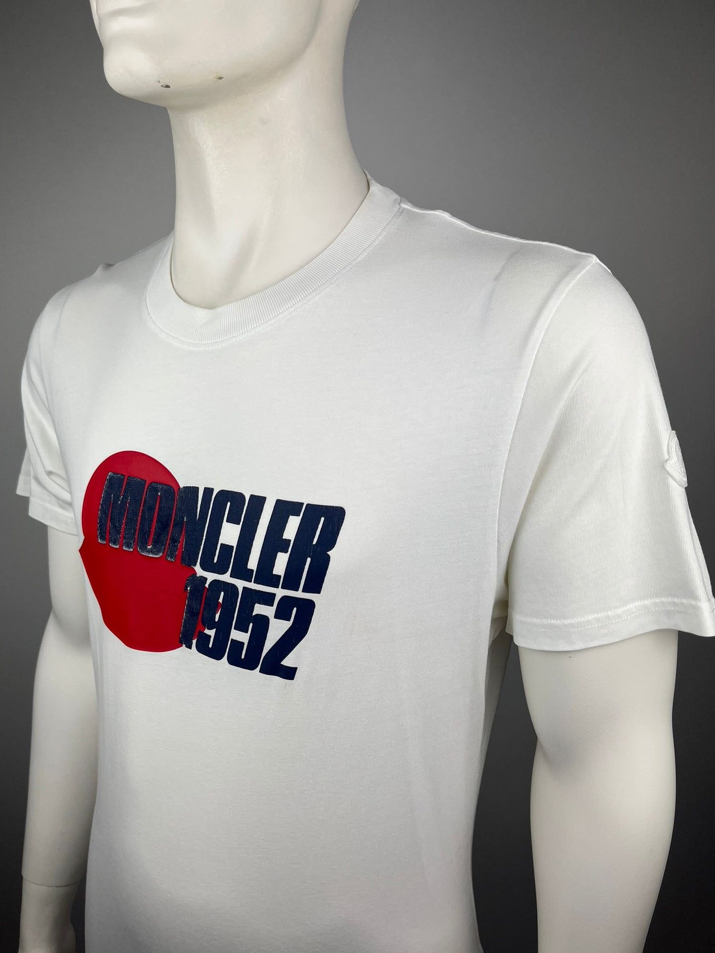 Moncler T-Shirt (L)