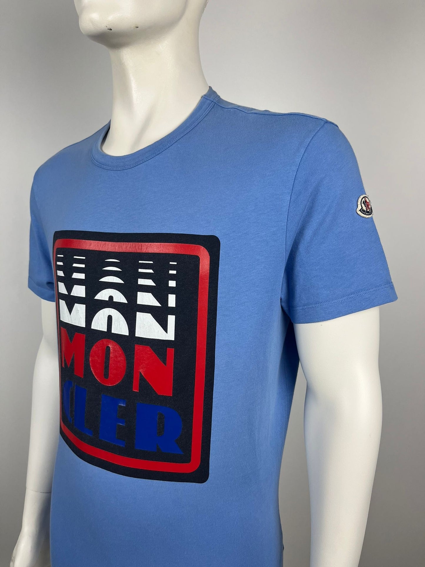 Moncler T-Shirt (XL)
