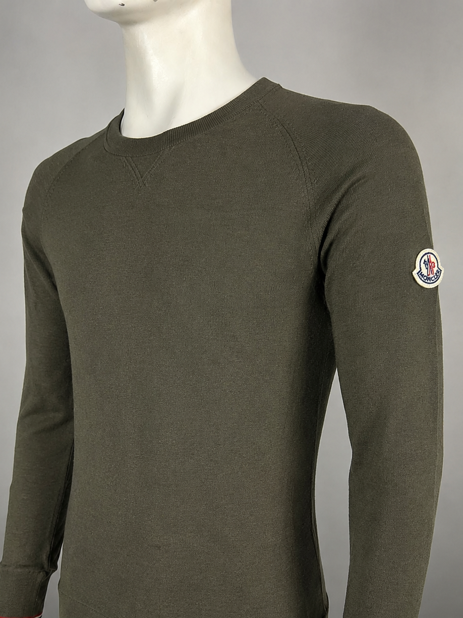 Moncler Sweater (M)