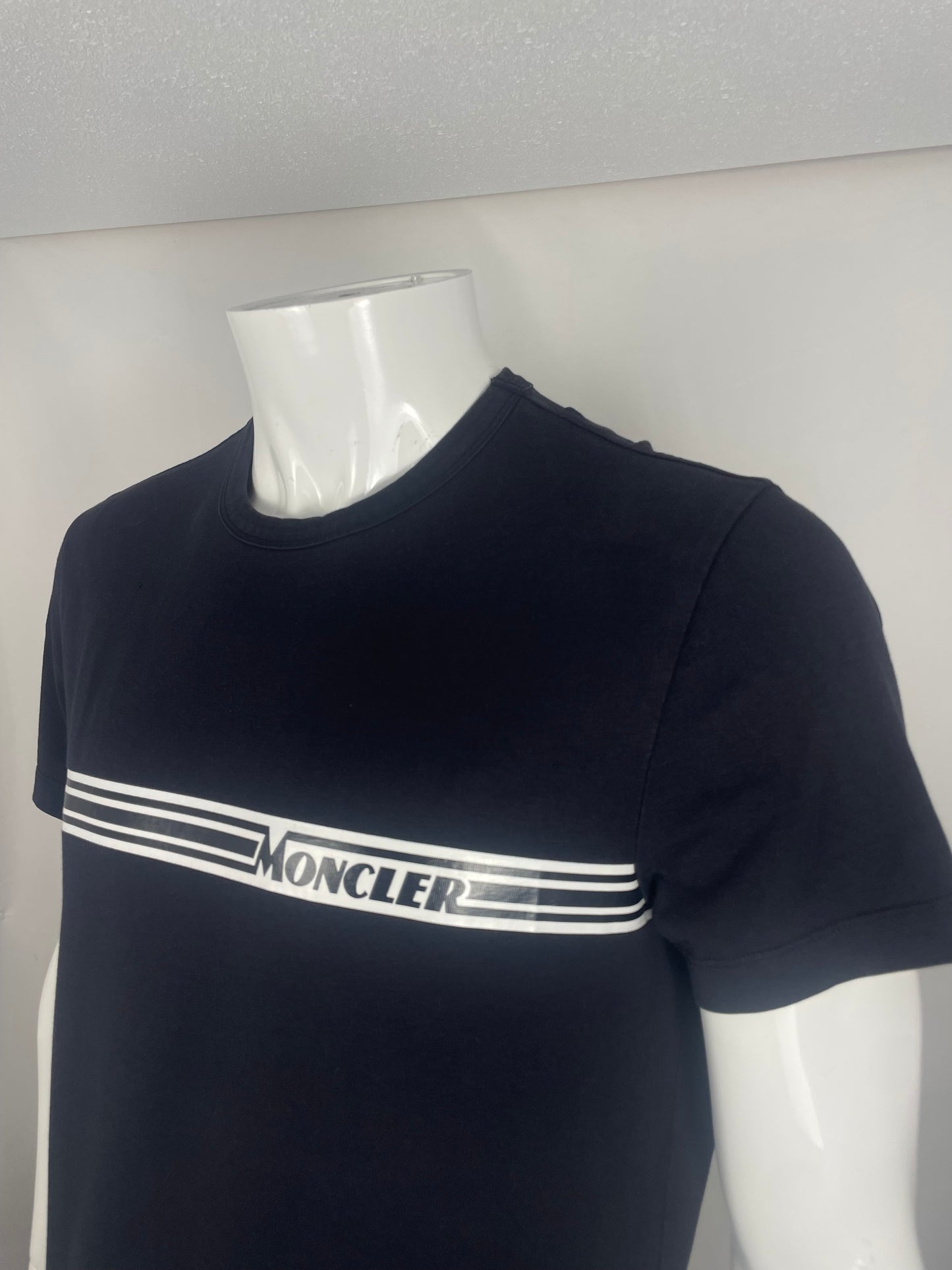 Moncler T-Shirt (L)
