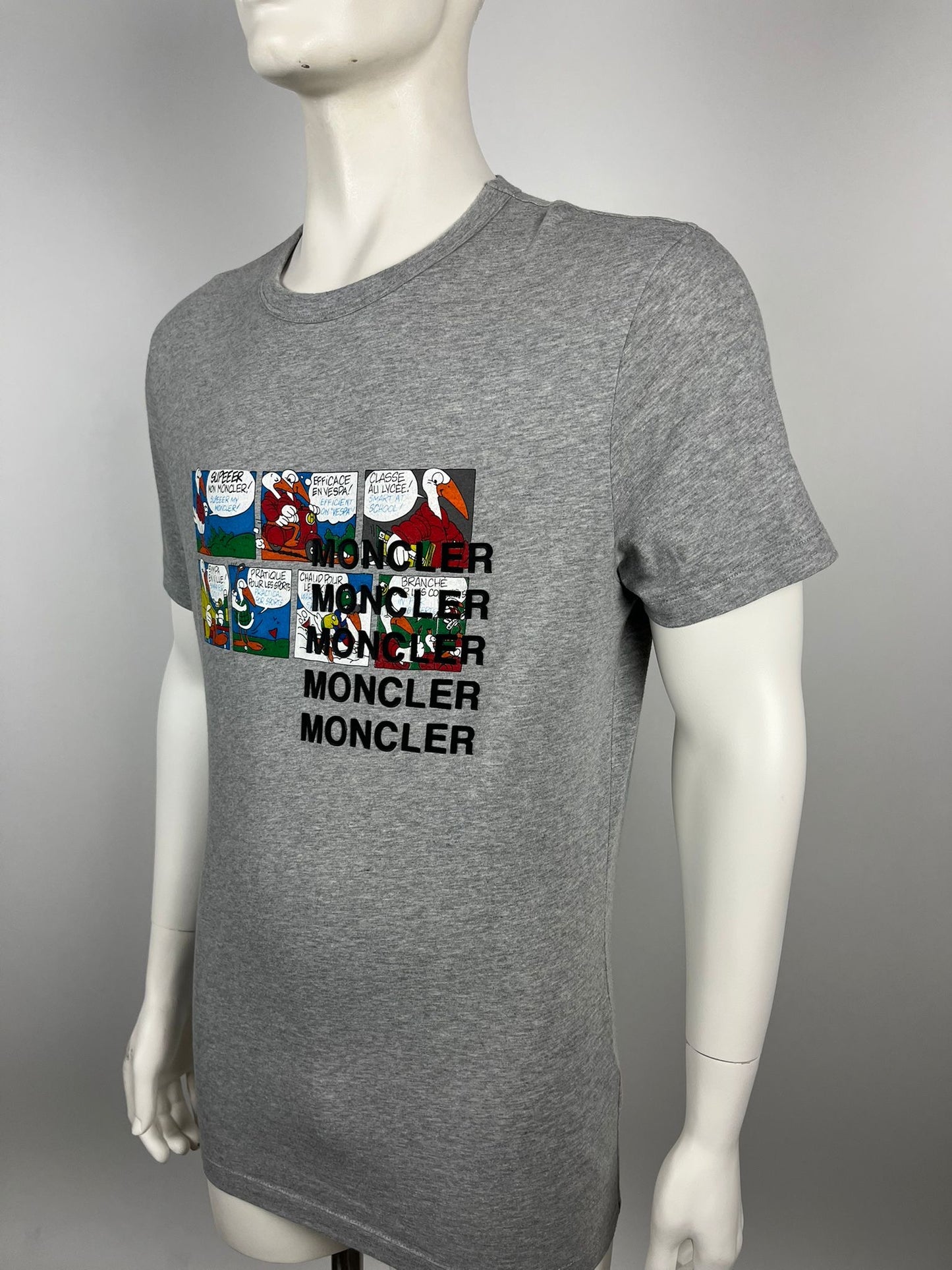 Moncler T-Shirt (XL)